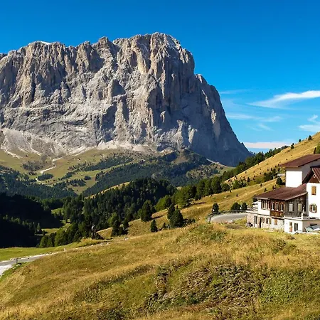 Alpin Hotel & Restaurant Frara-3